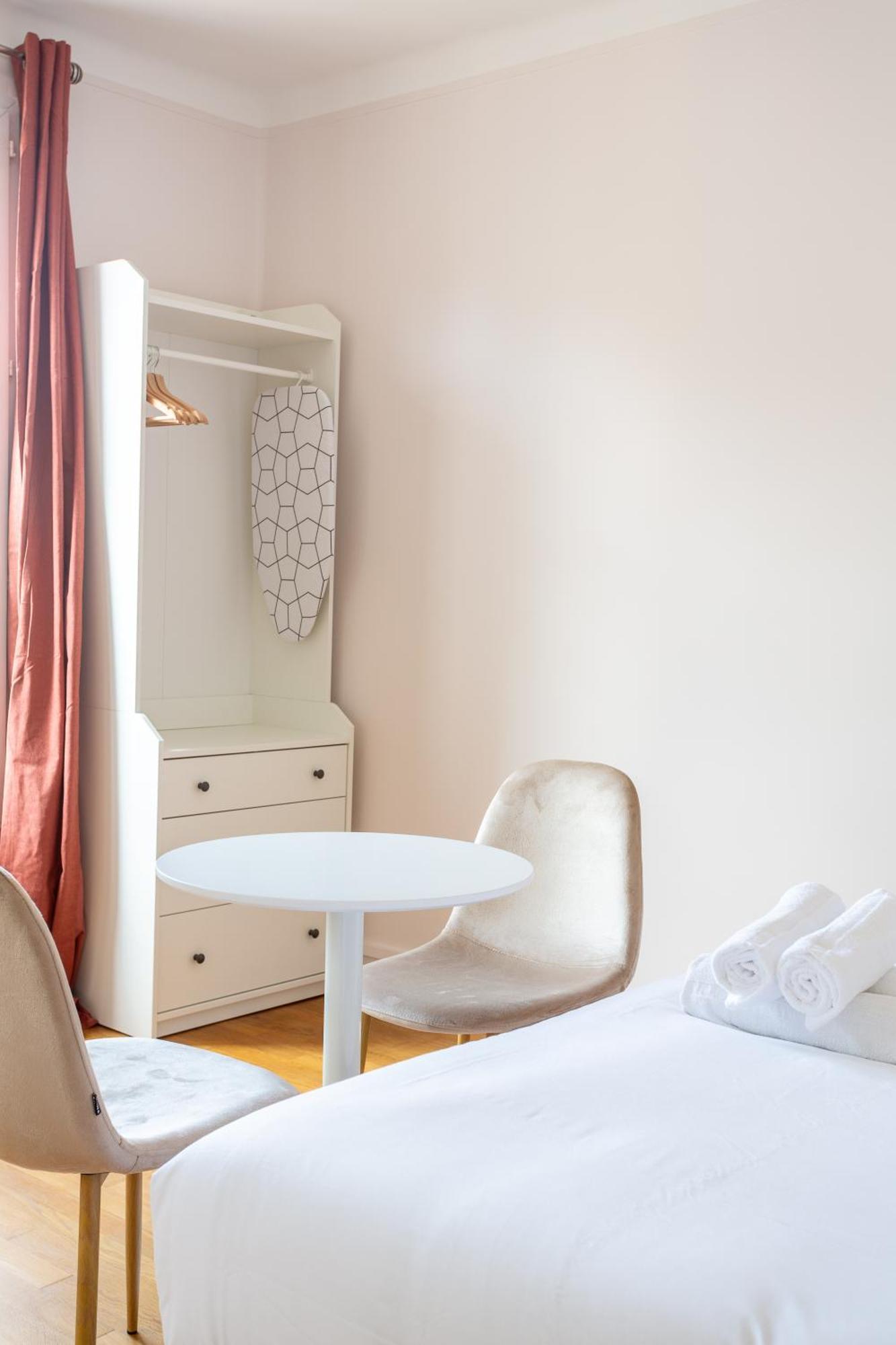 The Charming Republic Place * Paris