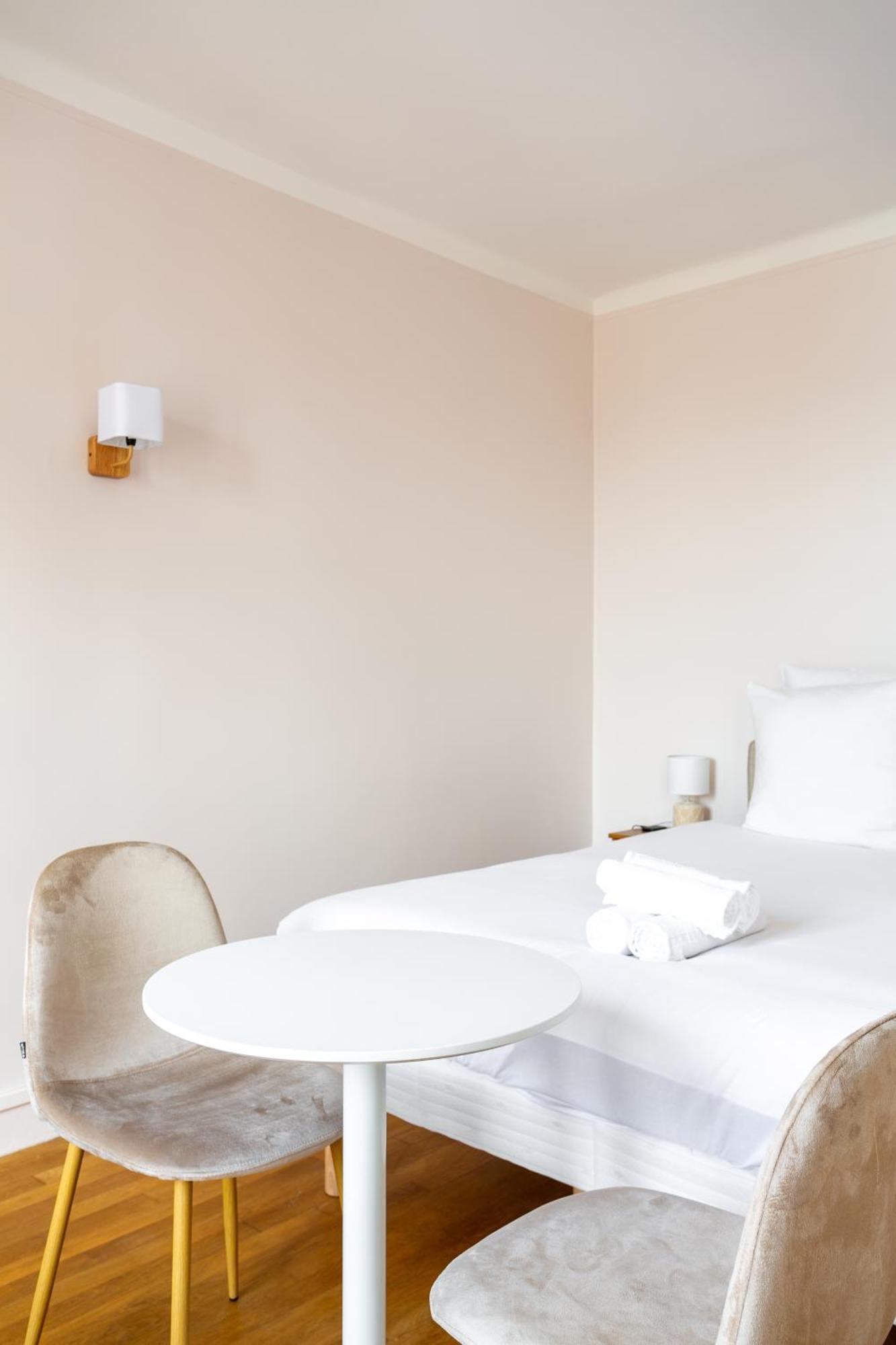 The Charming Republic Place Apartment Paris